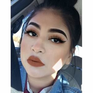 Meet your Posher, Desiree